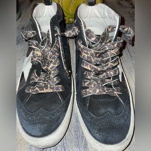 Bought and was to small never has been worn asking 250 message for more info